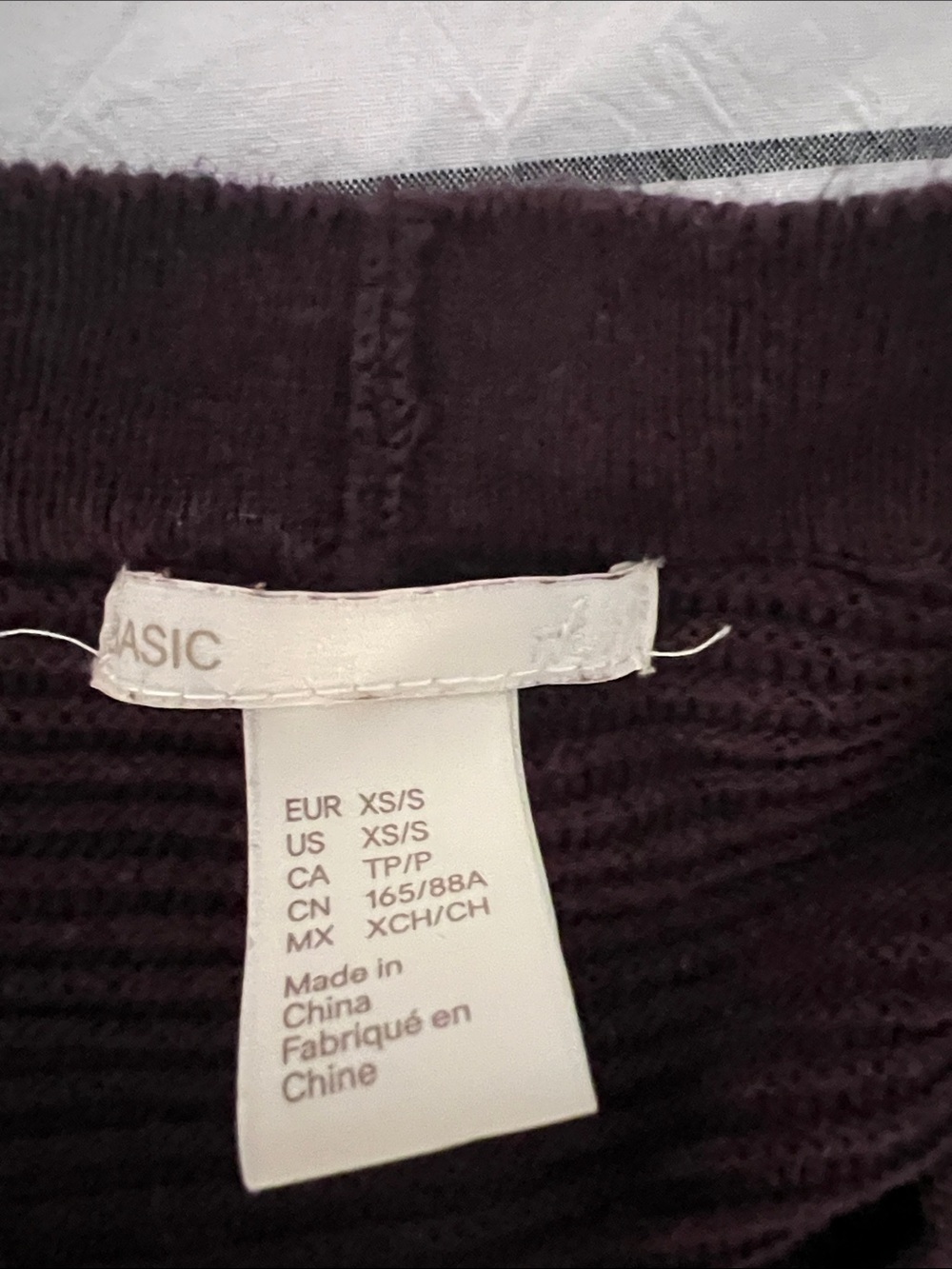 H&M Maroon Ribbed Open-Front Cardigan with Pockets! - Picture 2 of 2
